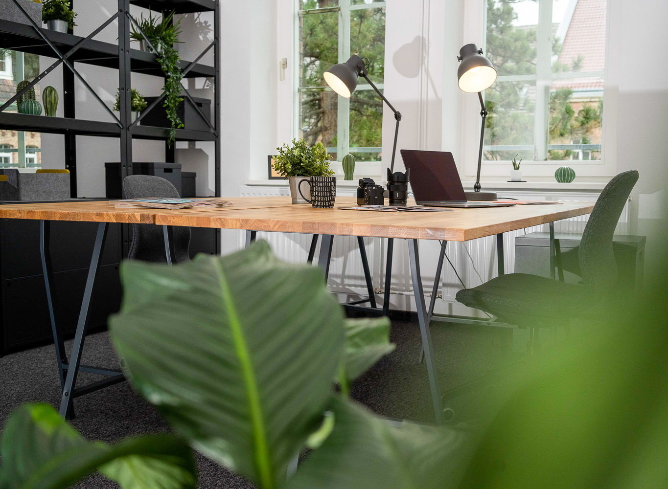 HENRICS Fix Desk | 1 Monat